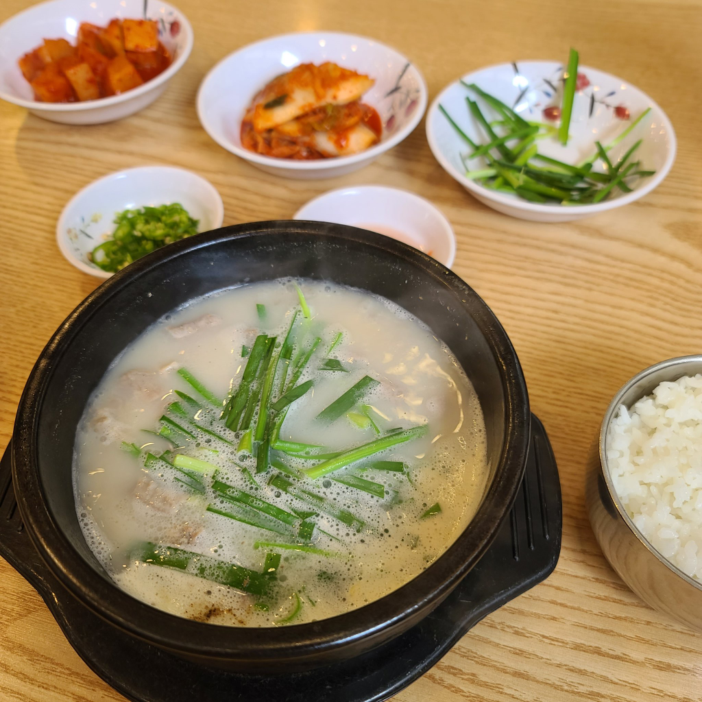 한방명가왕족발 4