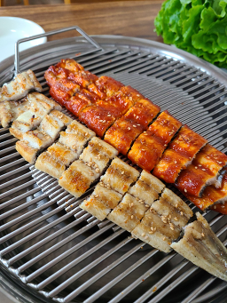 Manhojeonghoegwan (만호정회관) 1