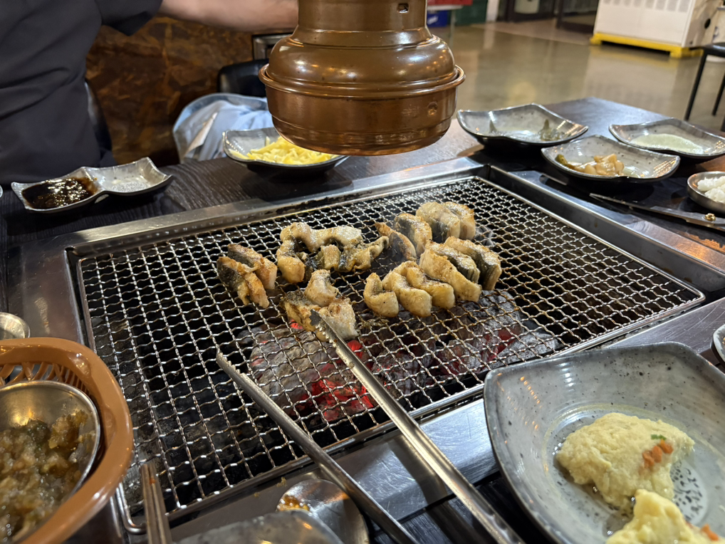 Seonunsan songdodutumjangeo (선운산 송도두툼장어) 2