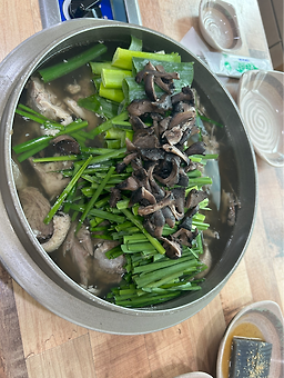 Neungiyasanbonjeom (능이야산본점) 2