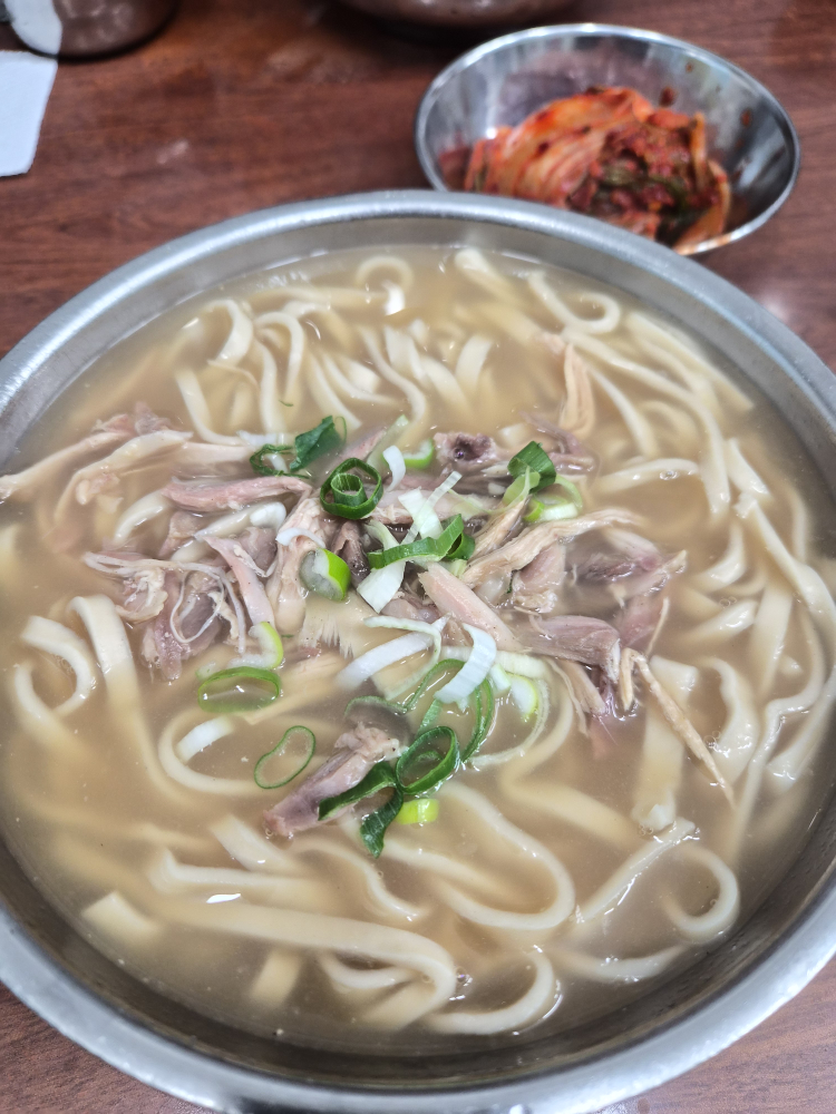 Hyeseongkalguksu (혜성칼국수) 1