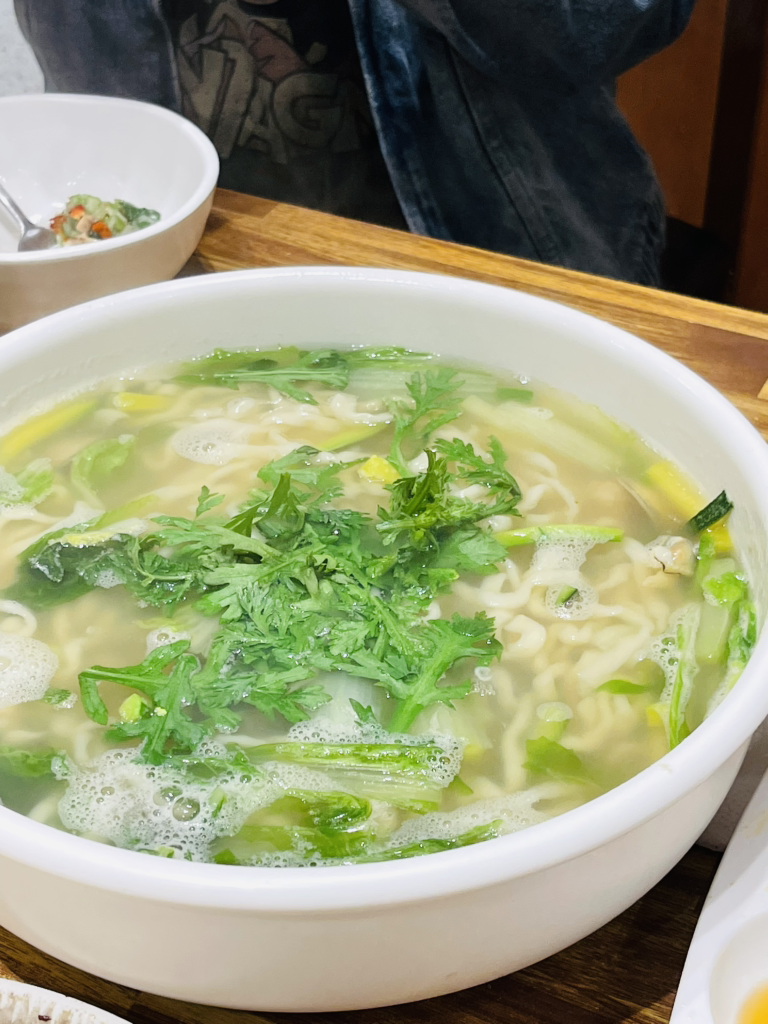 Jodolkalguksu (조돌칼국수) 3