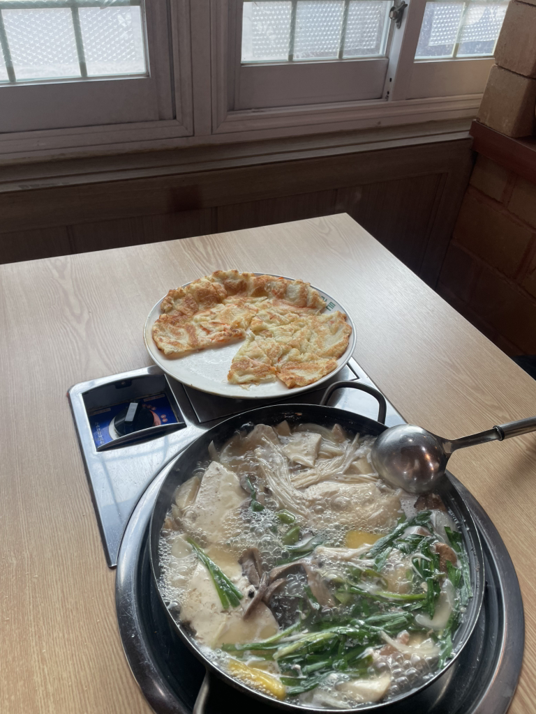 Cheongungamasotsondubu 5