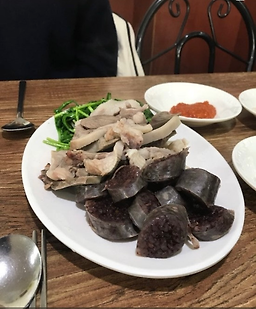 Hyangchonsikdang (향촌식당) 2