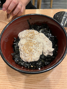 Dongdaemun yeopgitteokboki (동대문 엽기떡볶이) 1