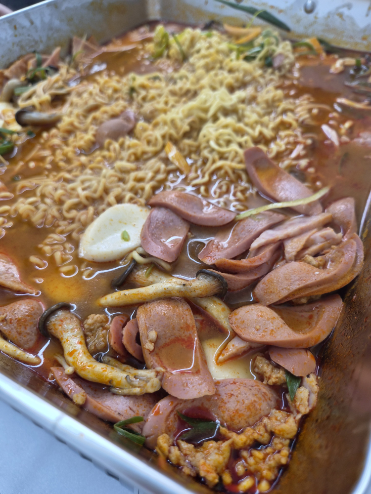 땅스부대찌개 강남도곡점 대표 사진