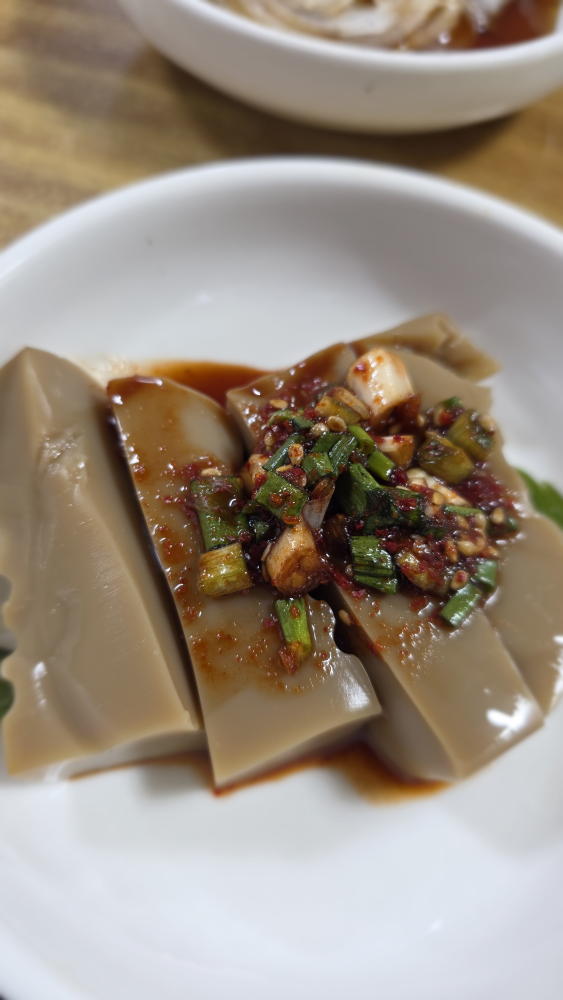 Gukbinsutbuljangeogui (국빈숯불장어구이) 3