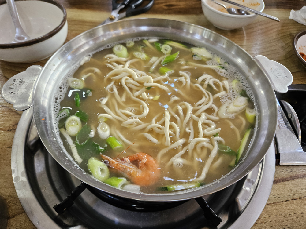 Eomeonimkalguksu (어머님칼국수) 1