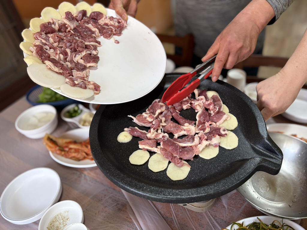 Yangjeonghoegwan (양정회관) 1