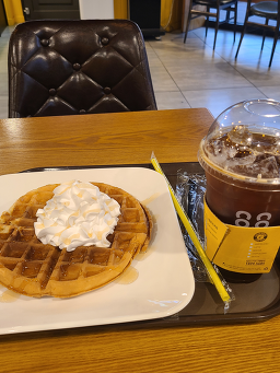 컴포즈커피 수원영통구청점 사진 3