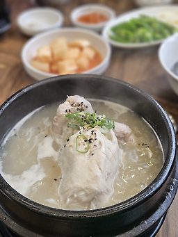 Seoulsamgyetang (서울삼계탕) 2
