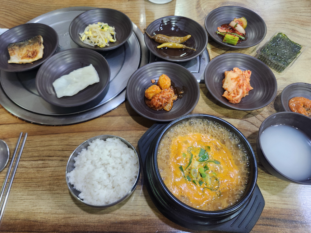 Jeongilpumsondubucheonggukjang (정일품손두부청국장) 1