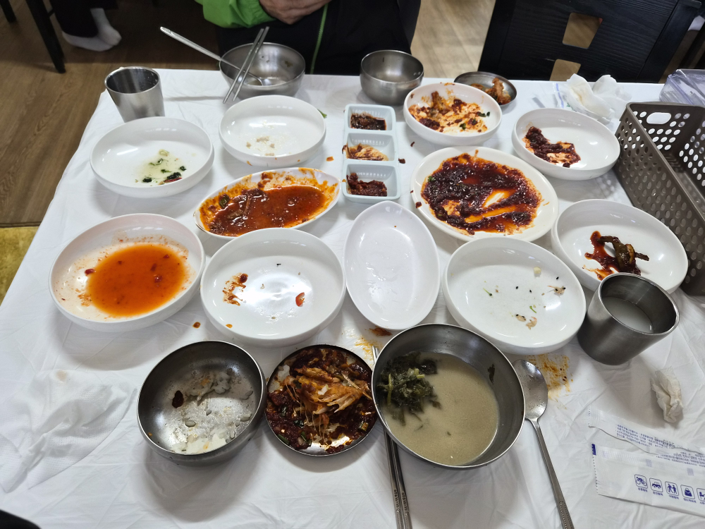 Yeongnamssambap (영남쌈밥) 3