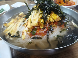 Suryunurimilkalguksi (수륜우리밀칼국시) 1
