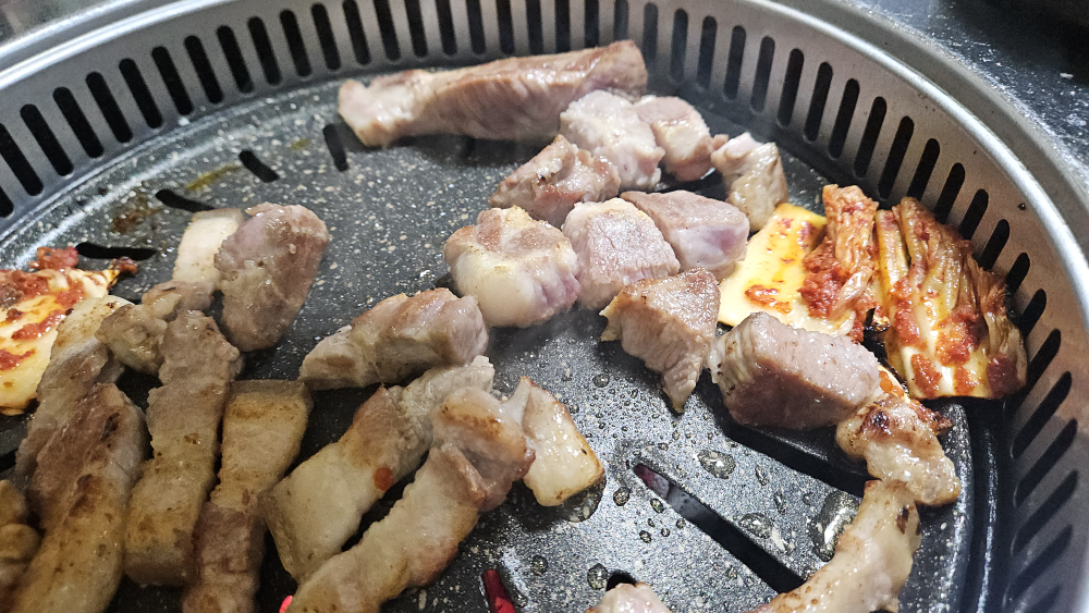 Kkangtongsamgyeopsal (깡통삼겹살) 3