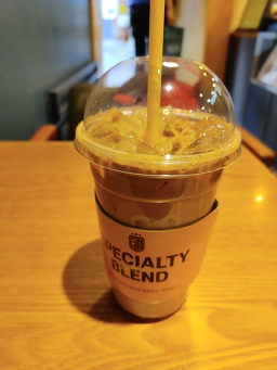 컴포즈커피 합정점