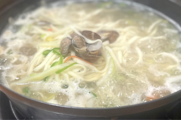 Songhakkalguksu (송학칼국수) 2