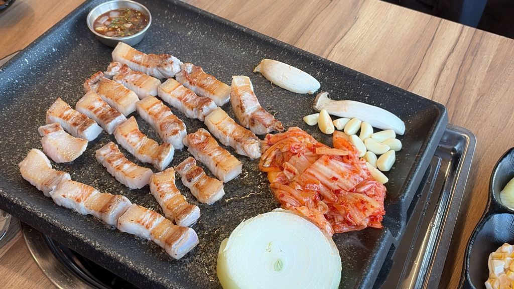 전씨네꺼먹돼지 6