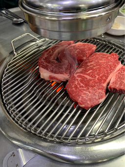 육영한우전문점 3