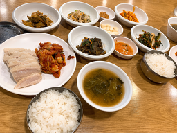 Sigolbossam&gamjaongsimi (시골보쌈&감자옹심이) 2