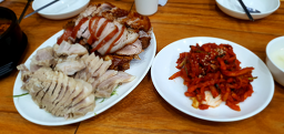 Yongundong jangchundongwangjokbal bossam (용운동 장춘동왕족발 보쌈) 2