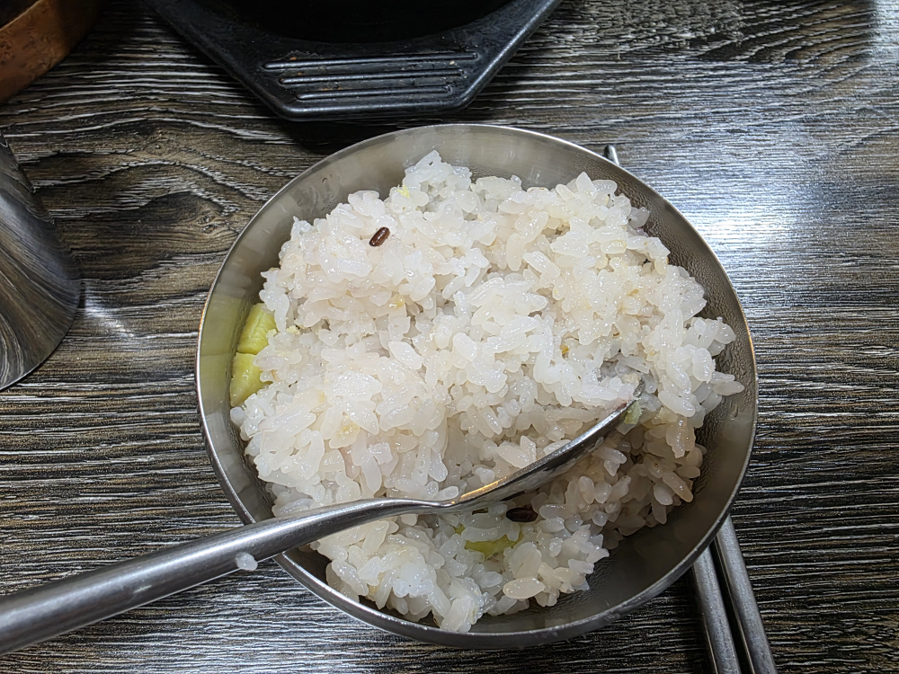 Hyangchonsundubudolsotbap (향촌순두부돌솥밥) 3