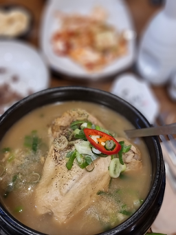 Dongbaeksamgyetang 5