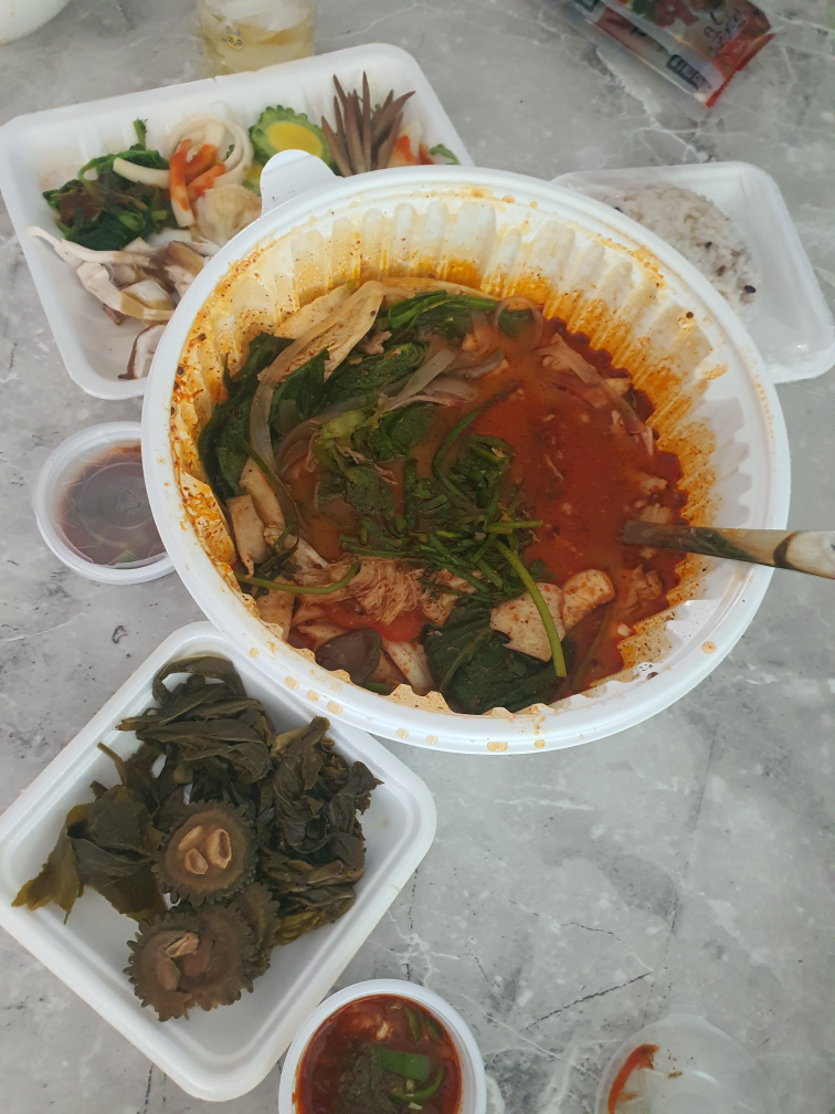 Maebonggolheukyeomso (매봉골흑염소) 3