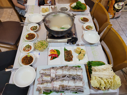 Wonjojukrimwangjokbal (원조죽림왕족발) 2