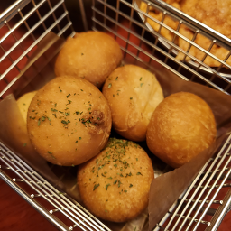 Chimaekkingsinwolseongjeom (치맥킹신월성점) 3