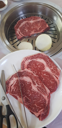 Wangbeolsutbulgui (왕벌숯불구이) 1