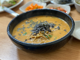 Mukjipdotorikal guksu (묵집도토리칼 국수) 1