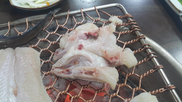 Yeomunsutbuljangeogui (여문숯불장어구이) 3