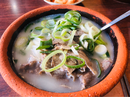 Hanchonseolreongtang (한촌설렁탕) 1