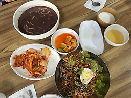 Ongsimikalguksupatjuk (옹심이칼국수팥죽) 3
