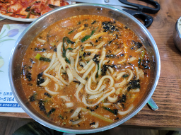 Jeonyangokjinsomaeuntang (전양옥진소매운탕) 2