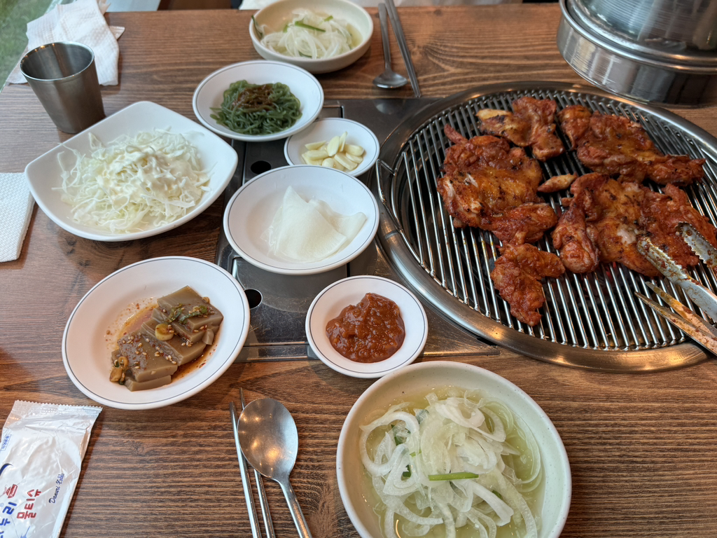 Joheunnalsutbuldakgalbi (좋은날숯불닭갈비) 2