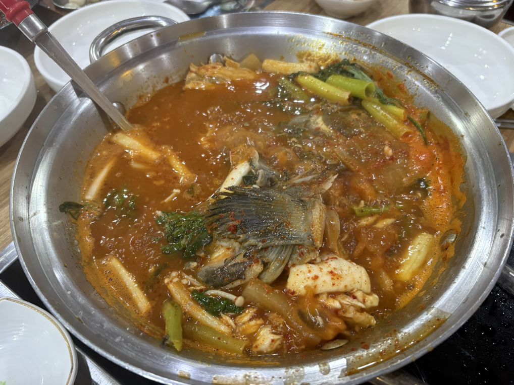 Gangmunmeogurihoetjip (강문머구리횟집) 2