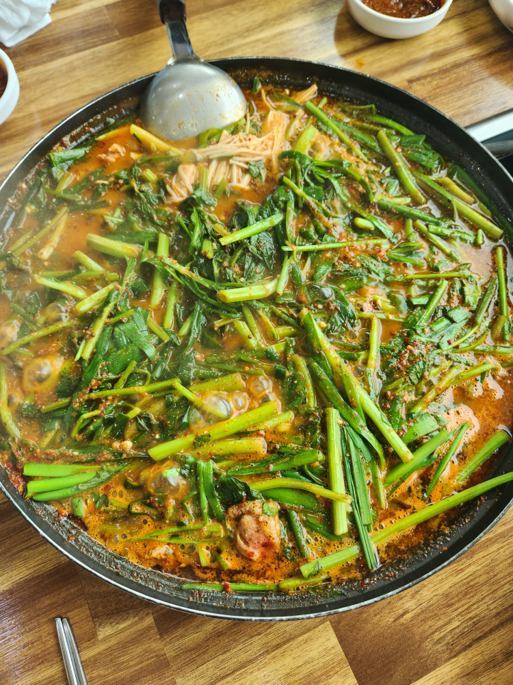 Sagyejeolgadeun (사계절가든) 2