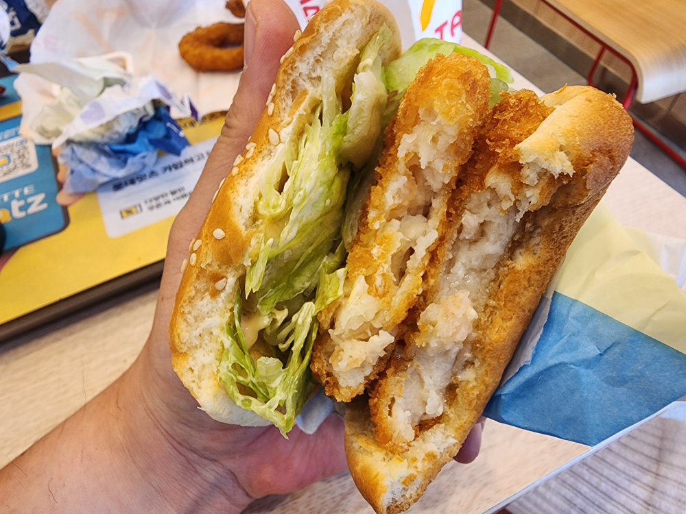 롯데리아 광명철산점 사진 4