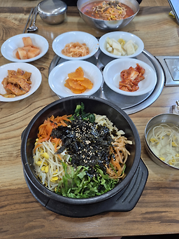 Donorittukbaegi (돈오리뚝배기) 1