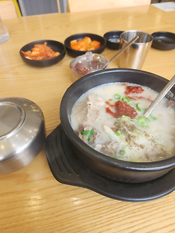 가마솥순대국밥 신사점 1
