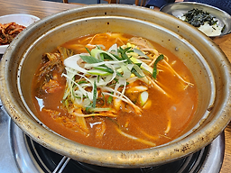 돈이네생돼지김치찌개전문점 대표 사진