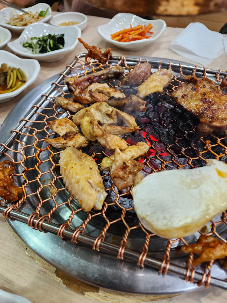 Meokbaengidaksutbulgui (먹뱅이닭숯불구이) 2