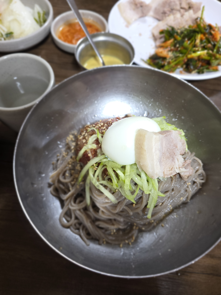 Sincheonilmakguksu (신천일막국수) 1