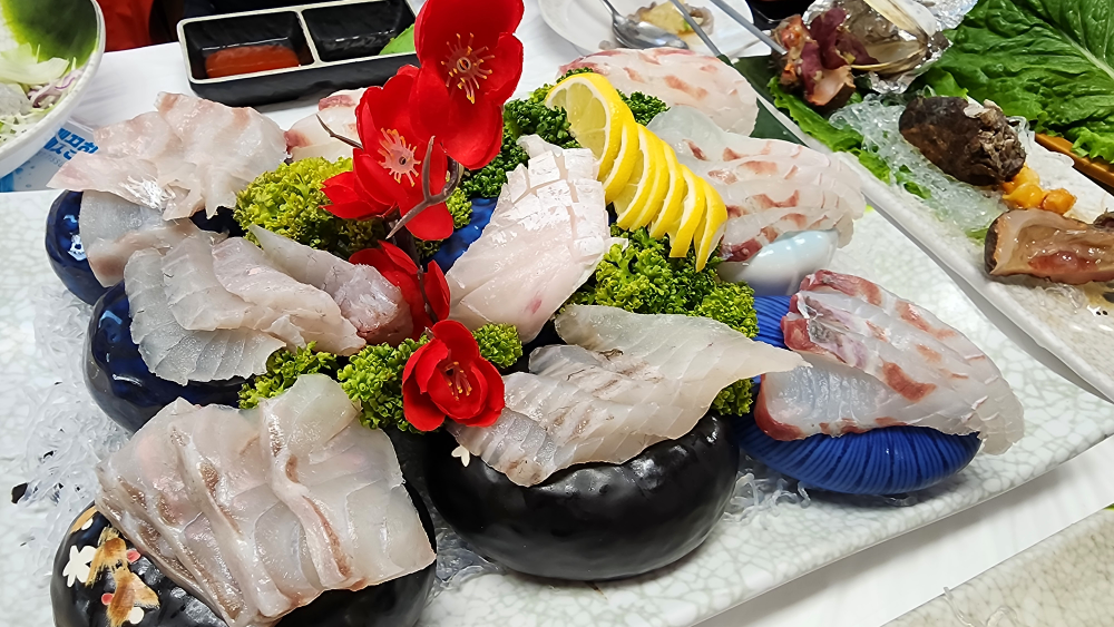 Pyeonanhanhoetjip (편안한횟집) 1
