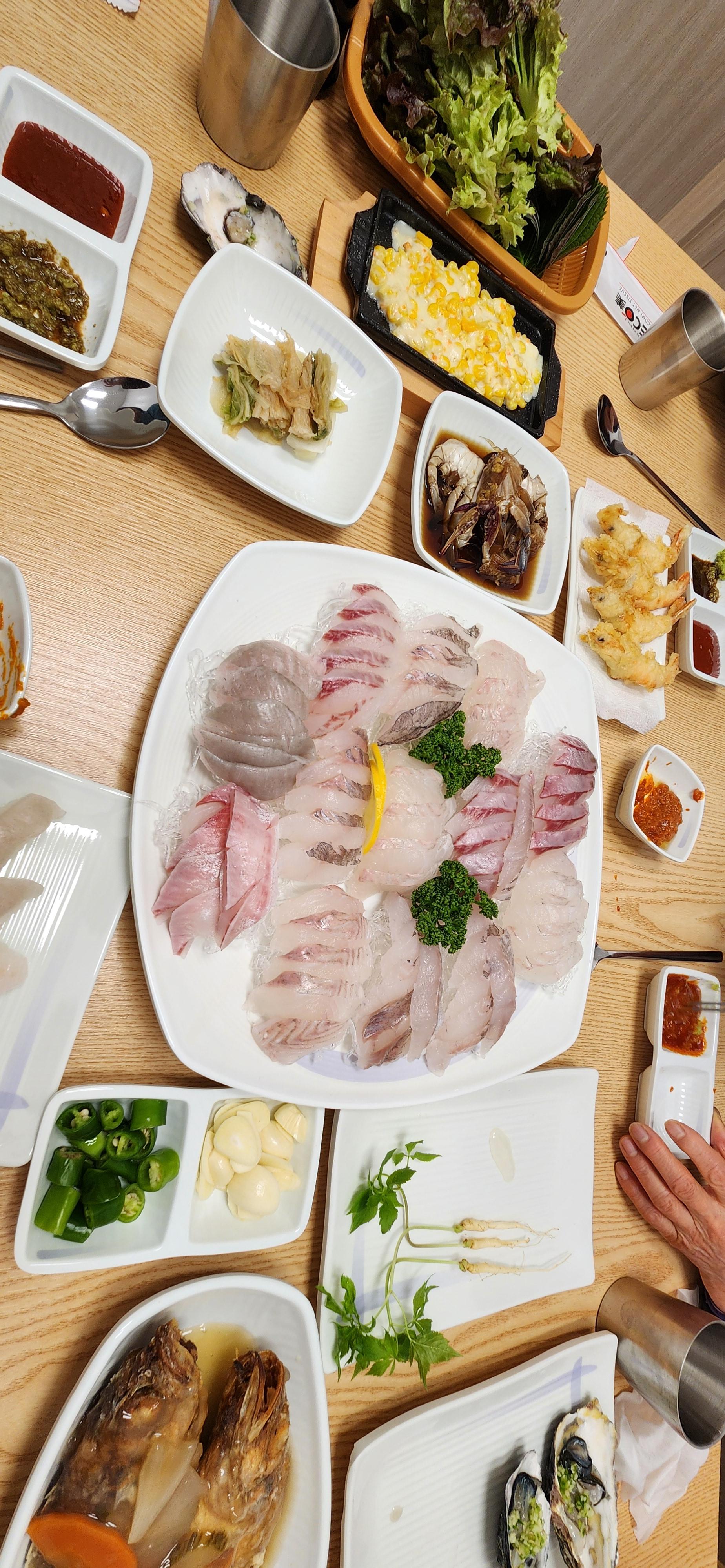 Dongihoetjip (동이횟집) 1