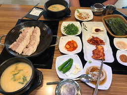 Mongsiljonggadwaejigukbap (몽실종가돼지국밥) 3