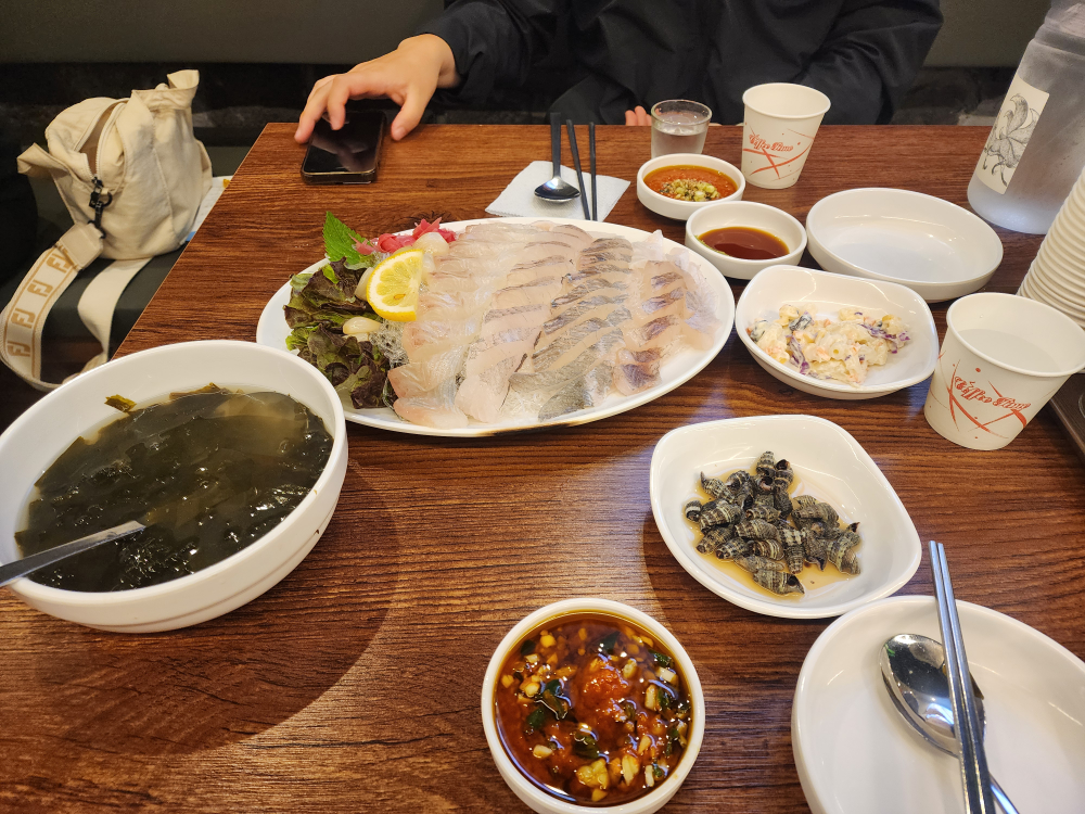 Sokchoojingeoeosijang (속초오징어어시장) 2