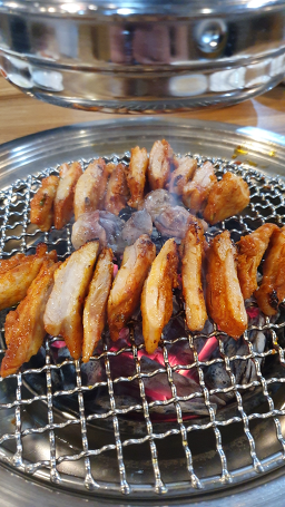 Chuncheonsutbuldakgalbi (춘천숯불닭갈비) 2